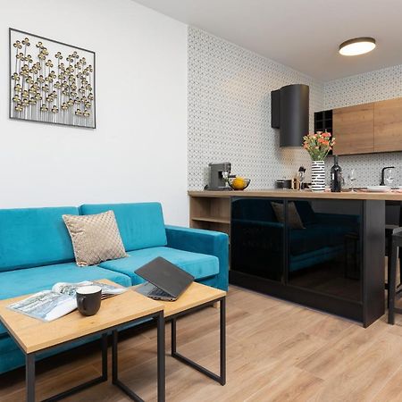 Srodmiescie Warsaw Muranow Apartments With Parking By Noclegi Renters Экстерьер фото