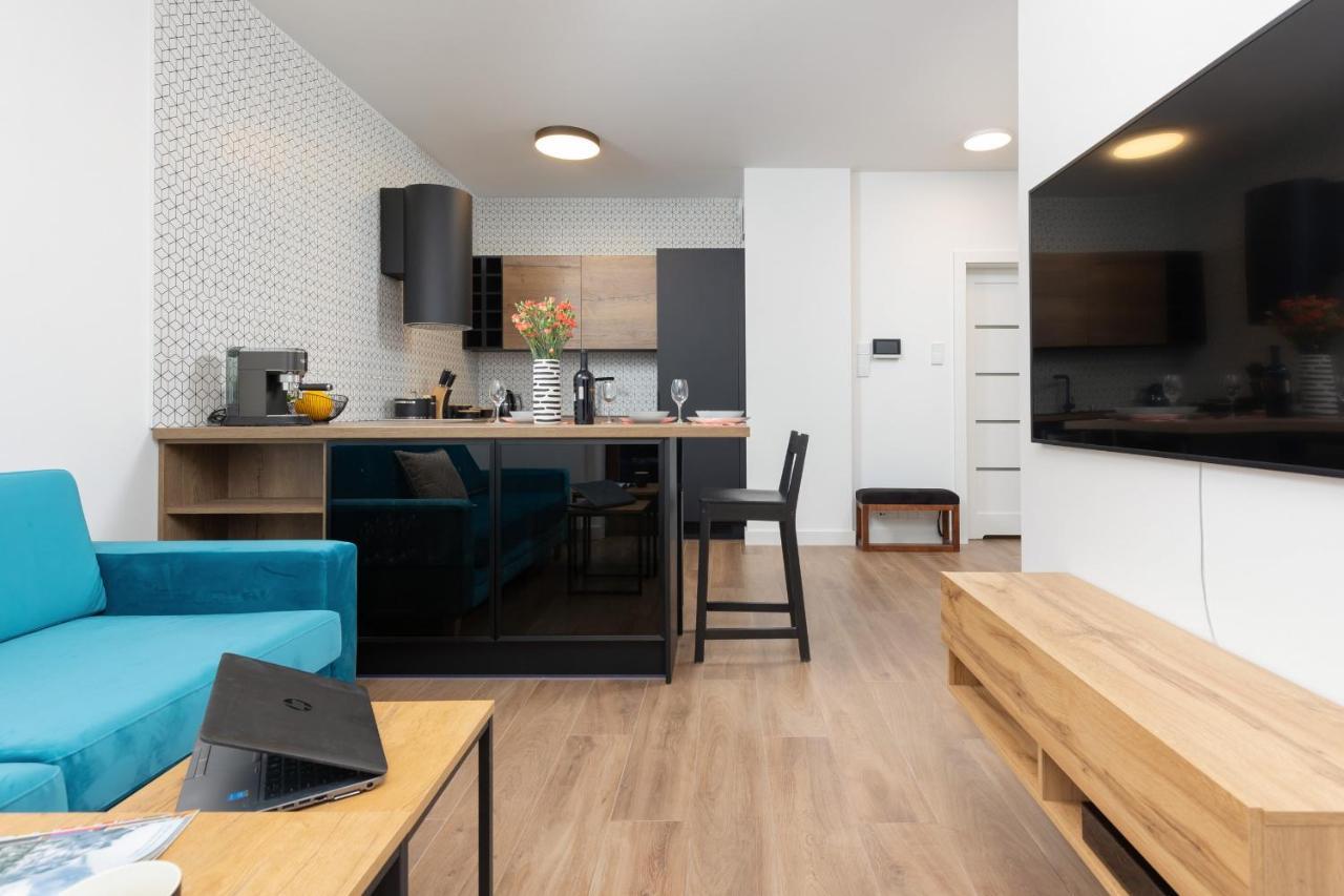 Srodmiescie Warsaw Muranow Apartments With Parking By Noclegi Renters Экстерьер фото