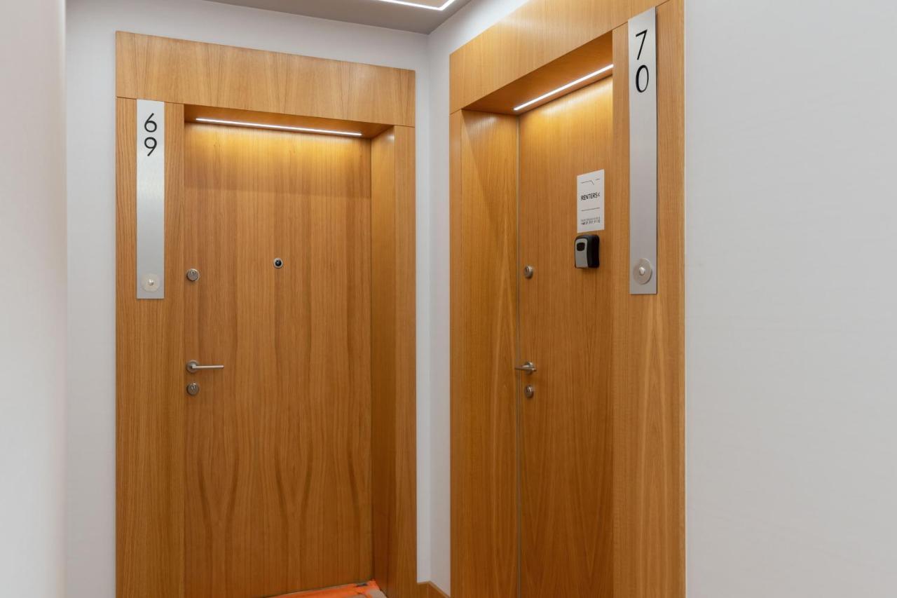 Srodmiescie Warsaw Muranow Apartments With Parking By Noclegi Renters Экстерьер фото