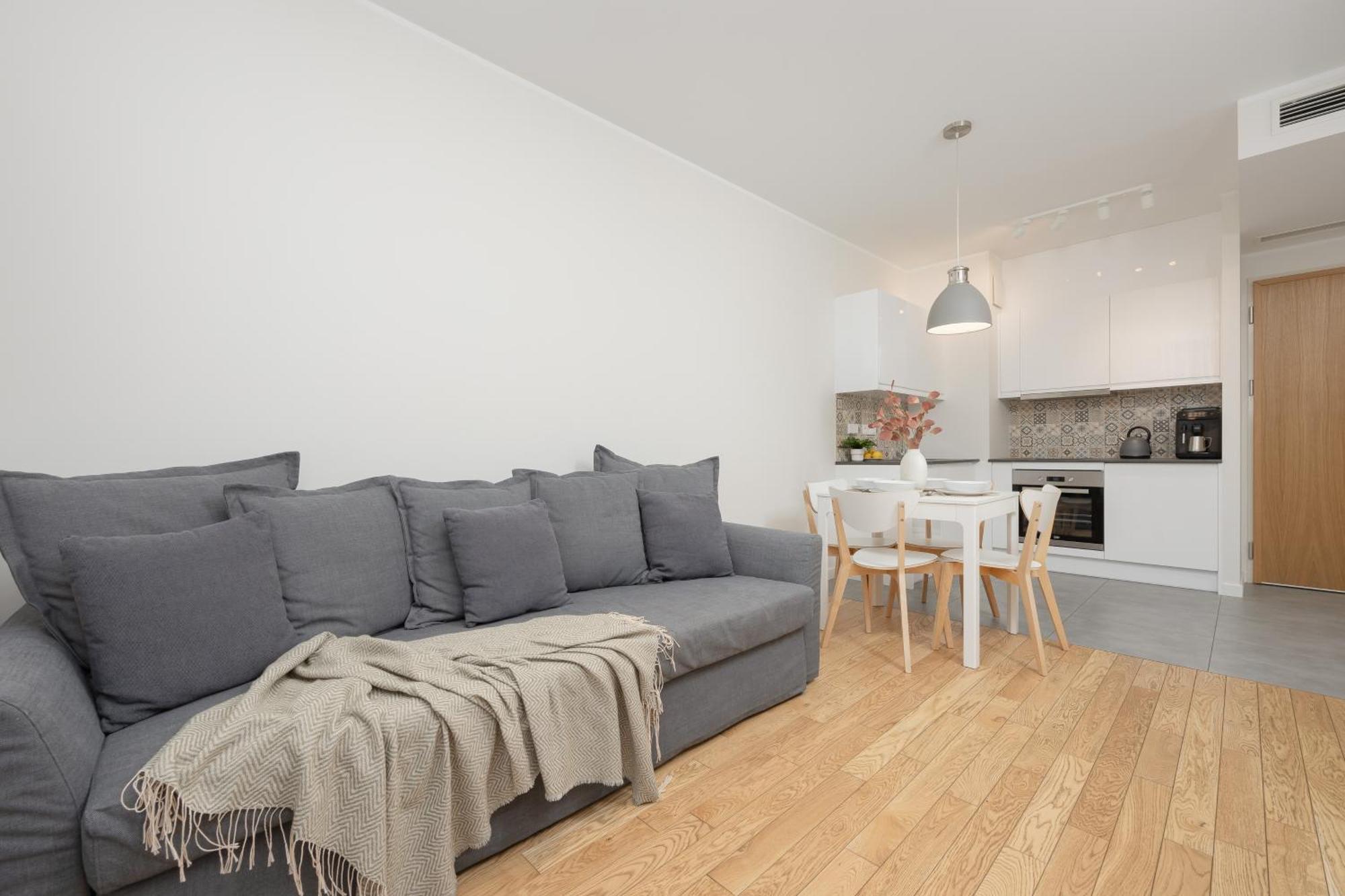 Srodmiescie Warsaw Muranow Apartments With Parking By Noclegi Renters Экстерьер фото